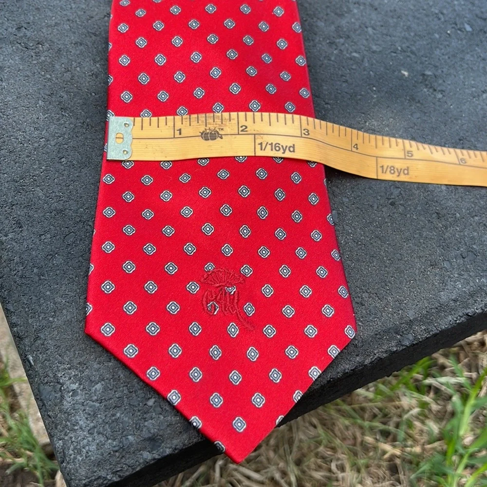 Countess Mara Red tie